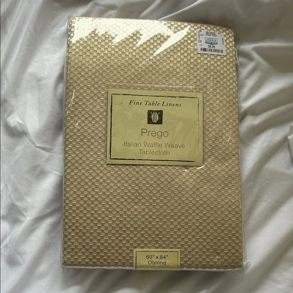 E899 Prego Italian Waffle Weave Tablecloth 60
